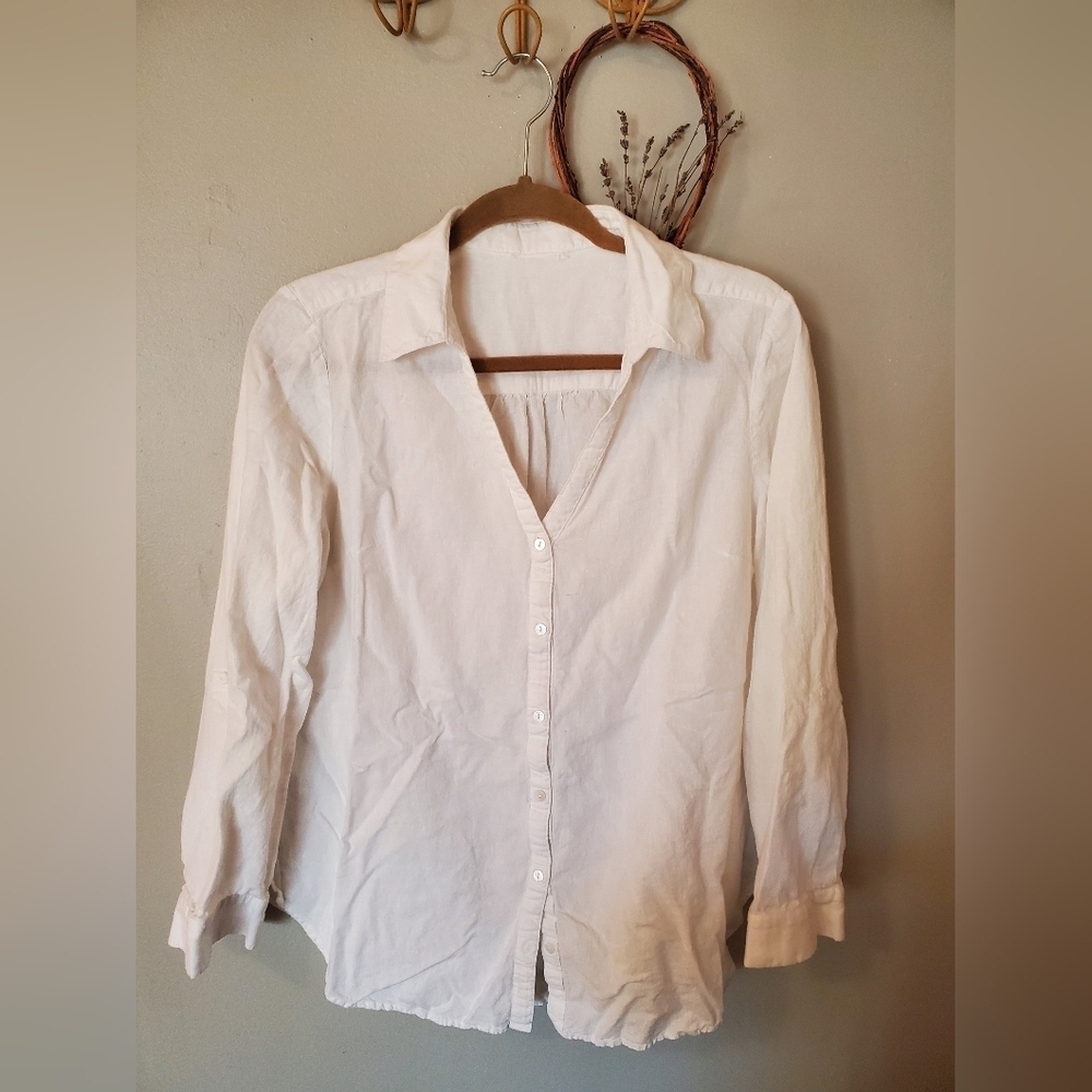 Chico's Elegant White Button-Down Shirt
